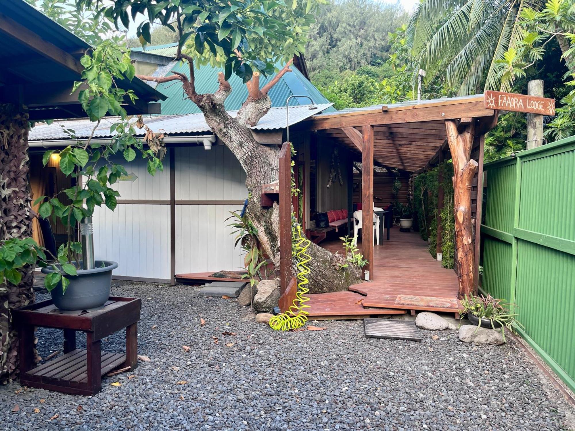 Faaora Lodge, Little Paradise Haapiti Eksteriør billede